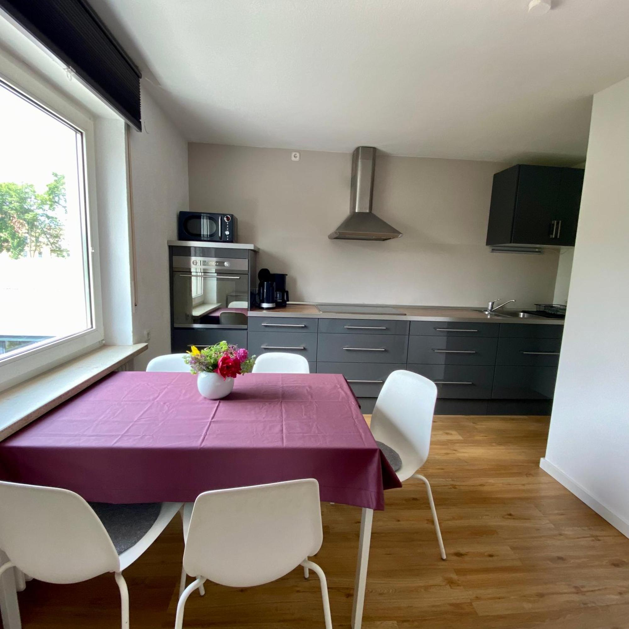 Urbanapartments Memmingen - Mit Kueche & Parkplatz エクステリア 写真